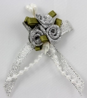 rbclslv silver mix rose cluster bow